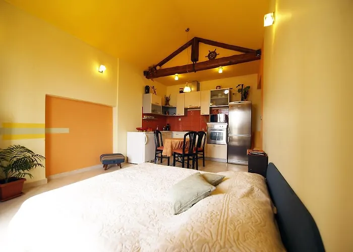 Of The Tops Center Apartment, Sea View In Town